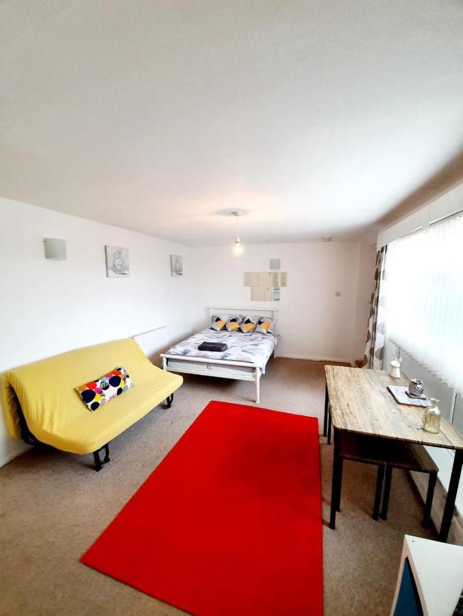 Rayleigh Town Centre 2 Bedroom Apartment Exterior photo